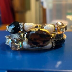 Suzy T Designs Oval Black & Brown Copper Tone Pearl Stone Leather Snap Bracelet